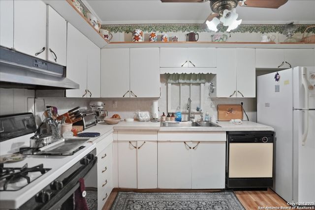 1000 Austin St., George West, TX 78022