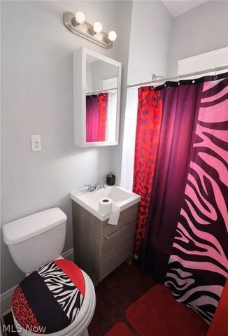 892 Paxton Road, Cleveland, OH 44108