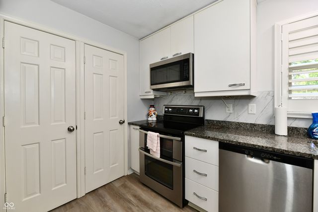 1310 Kings Cove Court, Indianapolis, IN 46260