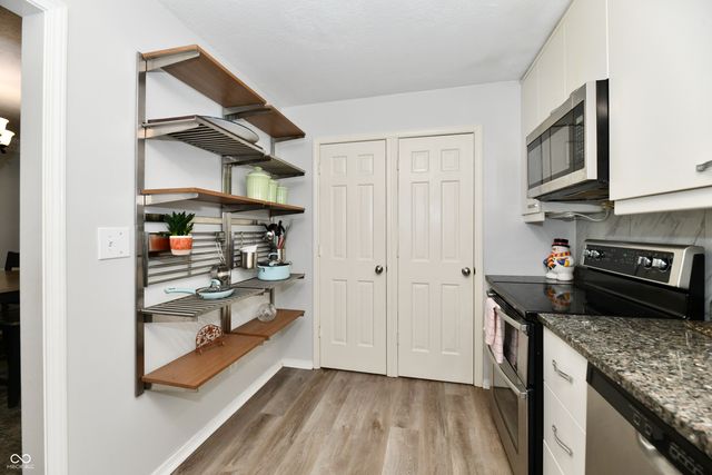 1310 Kings Cove Court, Indianapolis, IN 46260