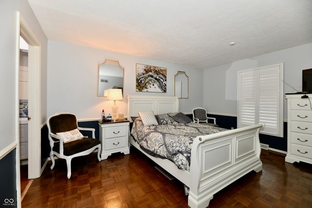 1310 Kings Cove Court, Indianapolis, IN 46260