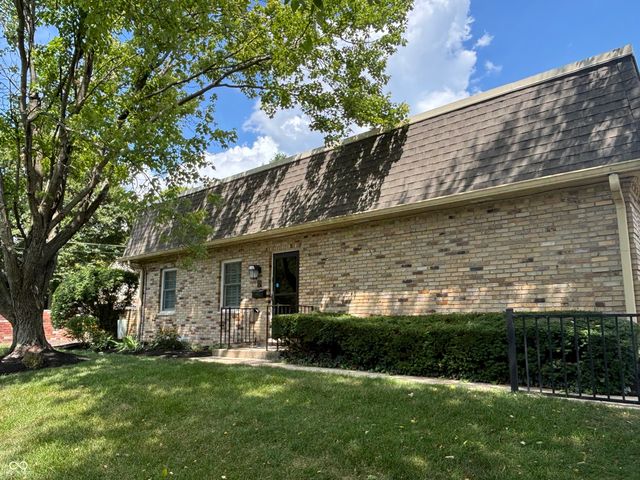 1310 Kings Cove Court, Indianapolis, IN 46260