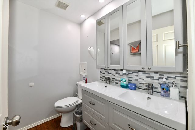 1310 Kings Cove Court, Indianapolis, IN 46260