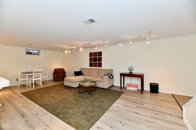 1310 Kings Cove Court, Indianapolis, IN 46260