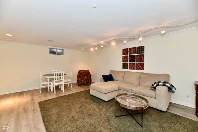 1310 Kings Cove Court, Indianapolis, IN 46260