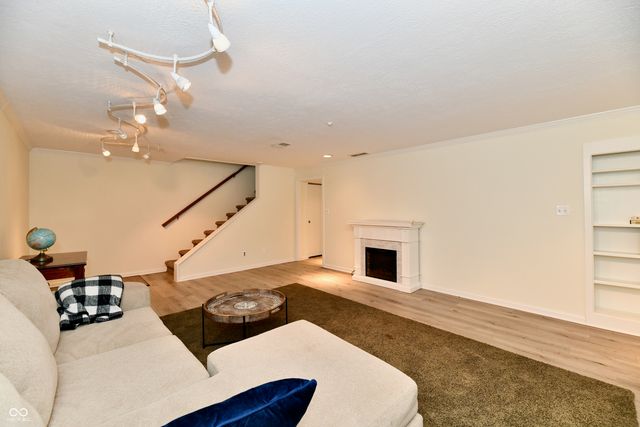 1310 Kings Cove Court, Indianapolis, IN 46260