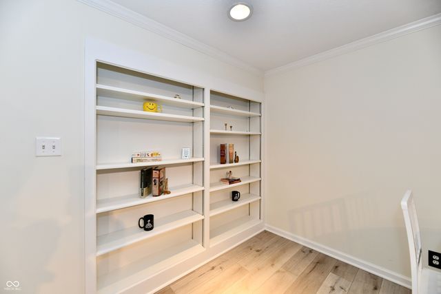 1310 Kings Cove Court, Indianapolis, IN 46260