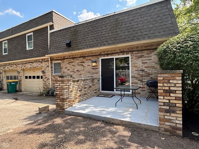 1310 Kings Cove Court, Indianapolis, IN 46260