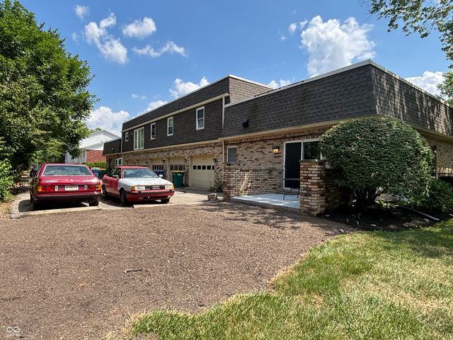 1310 Kings Cove Court, Indianapolis, IN 46260