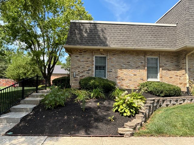 1310 Kings Cove Court, Indianapolis, IN 46260