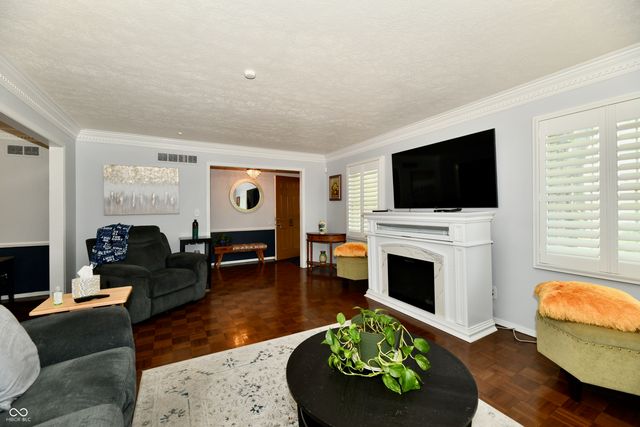 1310 Kings Cove Court, Indianapolis, IN 46260