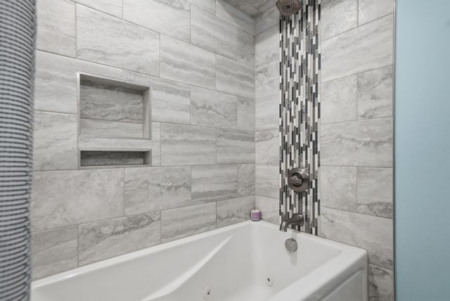 4080 Park Valley Lane, White Bear Lake, MN 55110
