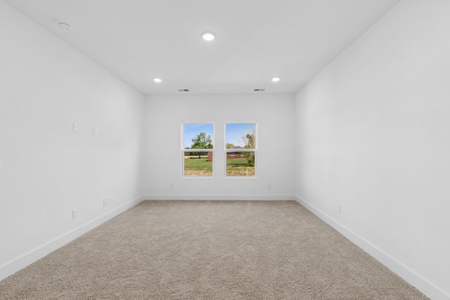 200 Conger Dr, Lebanon, TN 37087