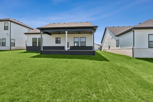 200 Conger Dr, Lebanon, TN 37087
