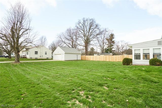 122 Fenton Avenue, Mogadore, OH 44260