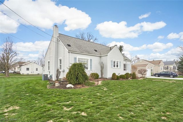 122 Fenton Avenue, Mogadore, OH 44260