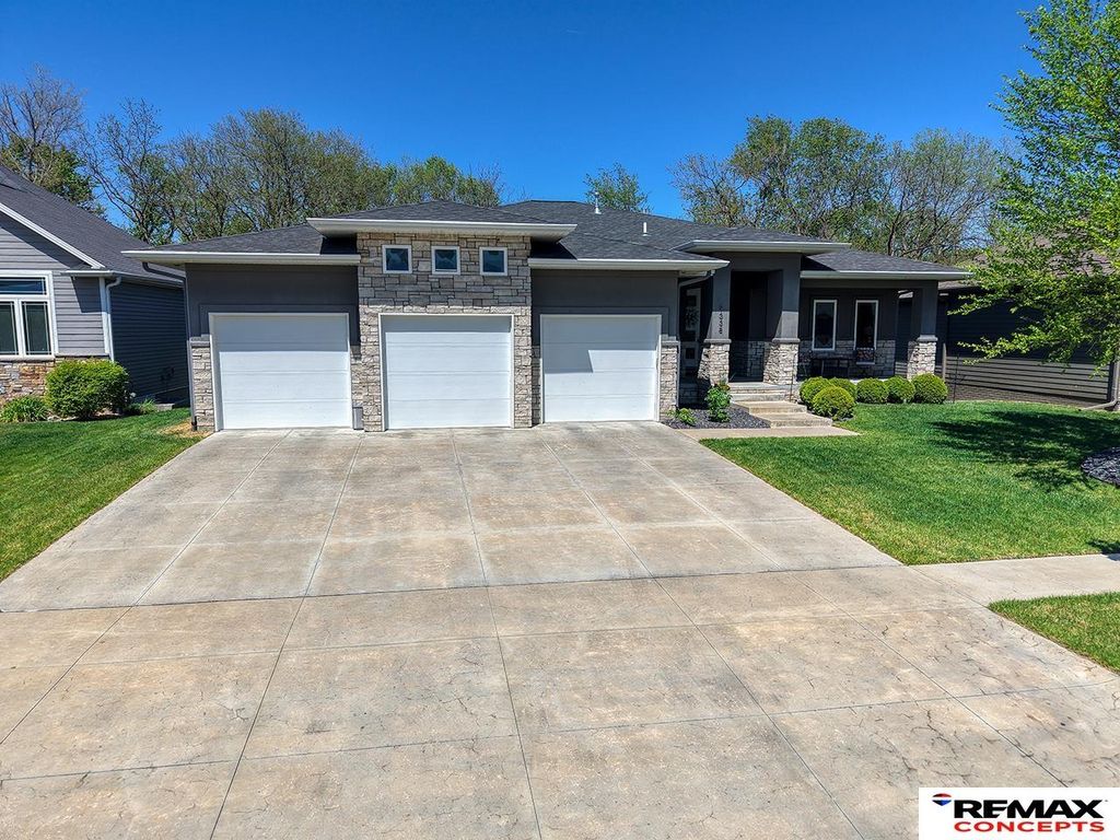 9338 Northern Sky Road, Lincoln, NE 68505