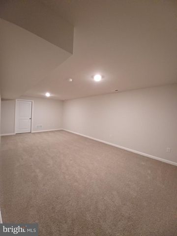 117 WINDING RD, Forks Township, PA 18040