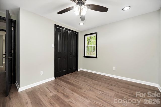 1705 E Cloaninger Avenue, Statesville, NC 28625