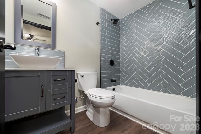 1705 E Cloaninger Avenue, Statesville, NC 28625