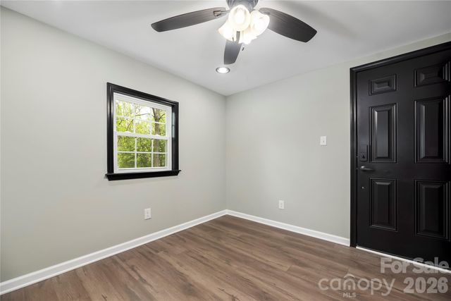 1705 E Cloaninger Avenue, Statesville, NC 28625