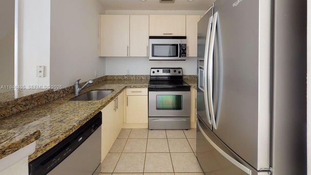 2107 SE 10th Ave 831, Fort Lauderdale, FL 33316