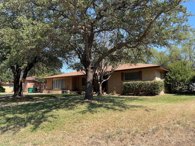 712 S Dixie Street, Eastland, TX 76448
