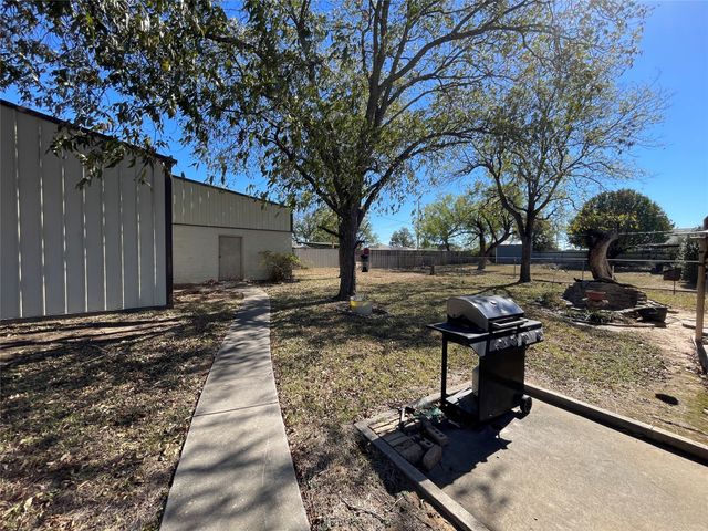 712 S Dixie Street, Eastland, TX 76448