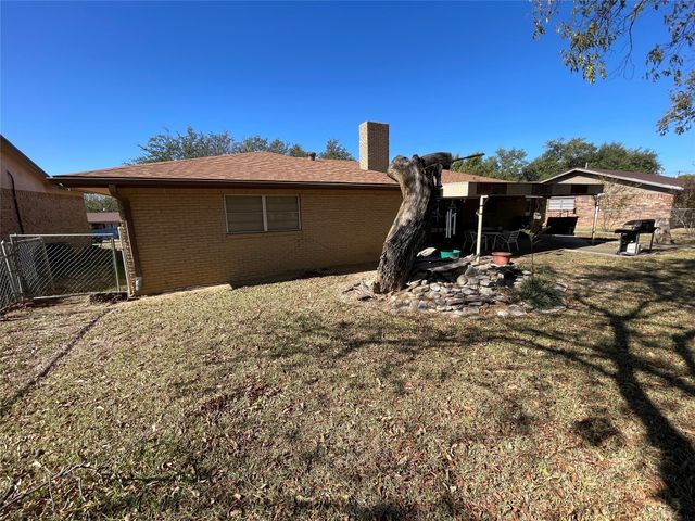 712 S Dixie Street, Eastland, TX 76448