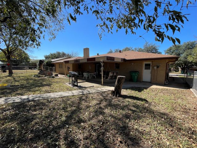 712 S Dixie Street, Eastland, TX 76448