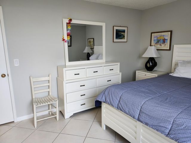 450 Egret Circle, Delray Beach, FL 33444