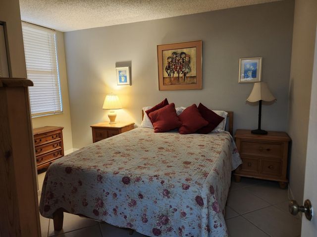 450 Egret Circle, Delray Beach, FL 33444