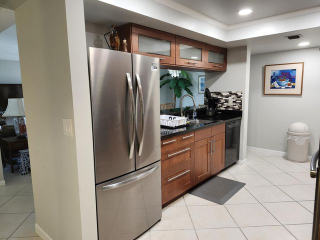 450 Egret Circle, Delray Beach, FL 33444