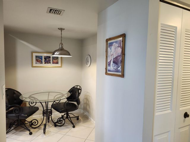 450 Egret Circle, Delray Beach, FL 33444