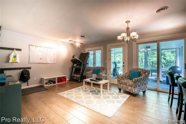 3975 Brookside Drive, Bloomfield Hills, MI 48302