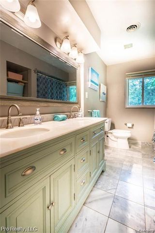 3975 Brookside Drive, Bloomfield Hills, MI 48302