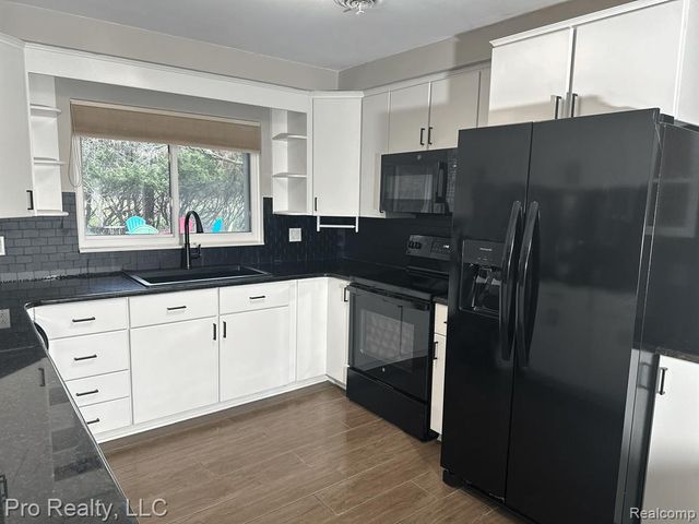 3975 Brookside Drive, Bloomfield Hills, MI 48302