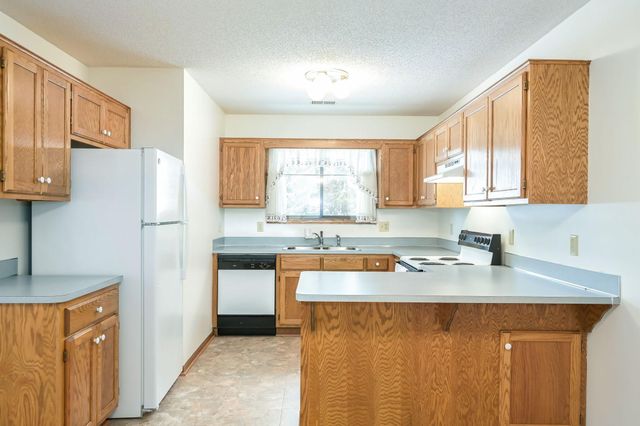 7630 13th Street N, Oakdale, MN 55128