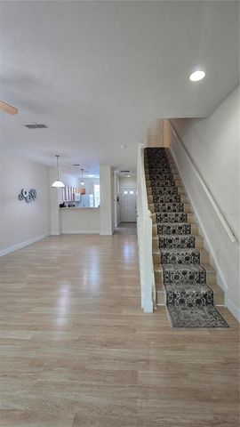 859 NW 21ST AVENUE 859, Gainesville, FL 32609