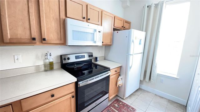 859 NW 21ST AVENUE 859, Gainesville, FL 32609