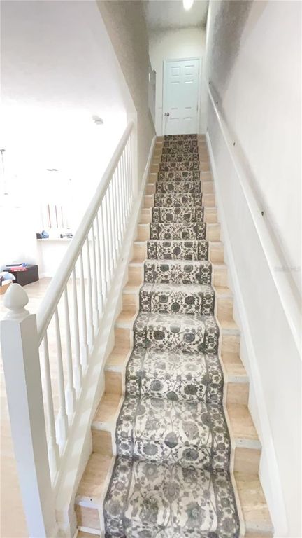 Image 12 of property listing at 859 NW 21ST AVENUE 859, Gainesville, FL 32609