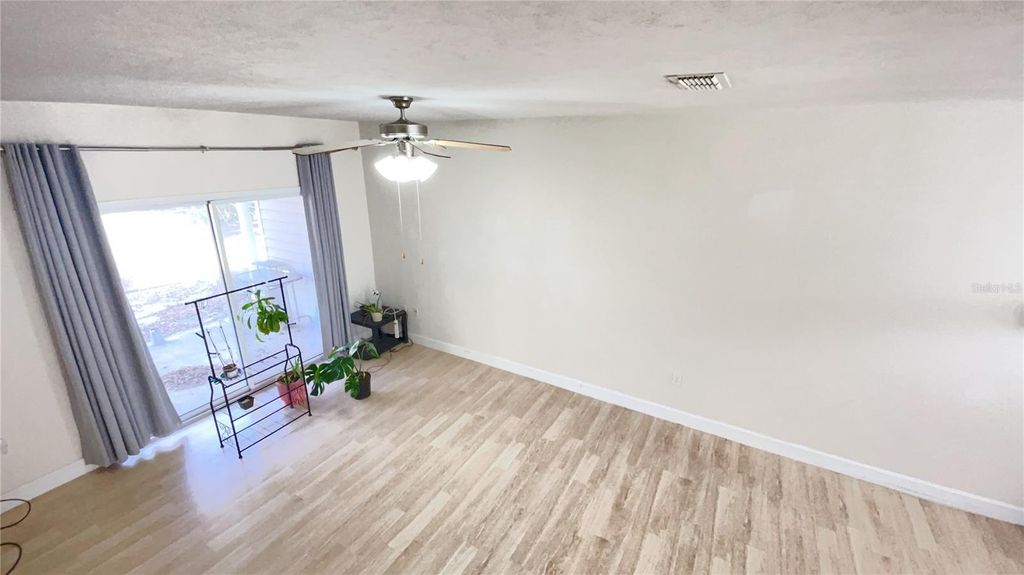 Image 13 of property listing at 859 NW 21ST AVENUE 859, Gainesville, FL 32609