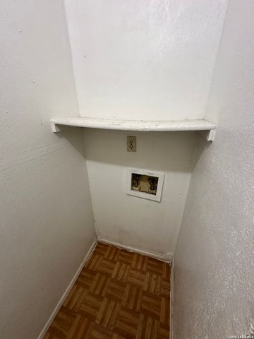 9207 OLD SKY HBR, San Antonio, TX 78242