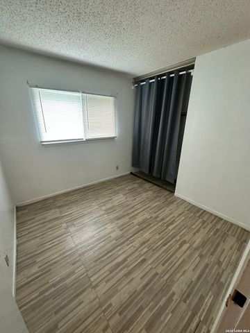 9207 OLD SKY HBR, San Antonio, TX 78242