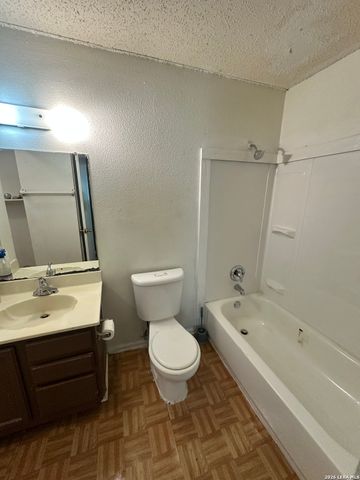 9207 OLD SKY HBR, San Antonio, TX 78242