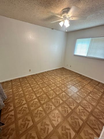 9207 OLD SKY HBR, San Antonio, TX 78242