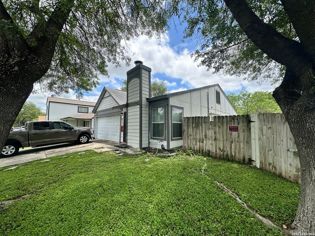 9207 OLD SKY HBR, San Antonio, TX 78242