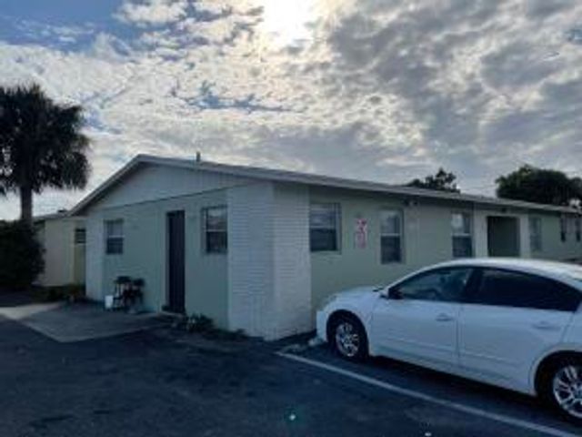 1601 W 37th Street 6, Riviera Beach, FL 33404
