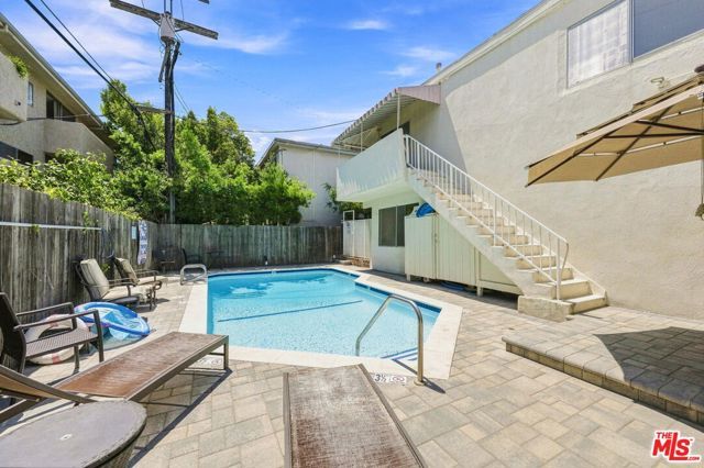 11652 Chenault Street 14, Los Angeles, CA 90049