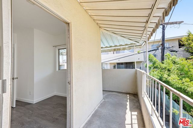 11652 Chenault Street 14, Los Angeles, CA 90049